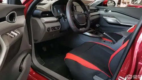 新宝骏rc-5内饰给你科技之感