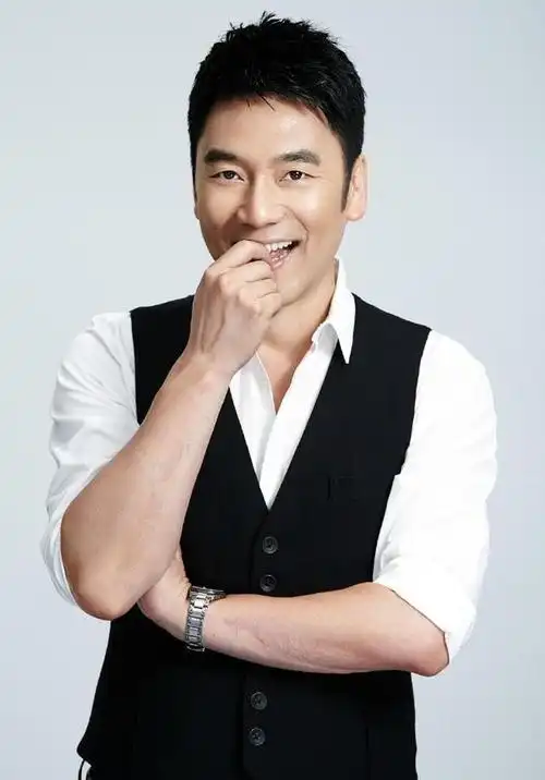 回顾:9位红过的内地男歌手,满江苍老的认不出,林依轮成大赢家