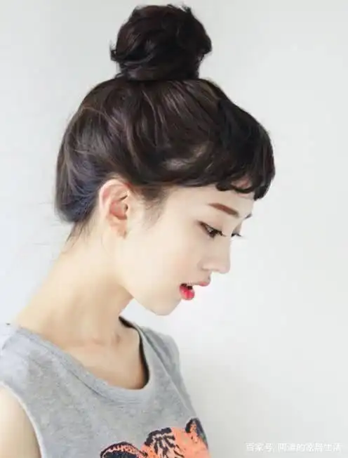 三四十岁的女人,别总披头发,建议4款"优雅扎发",减龄显气质