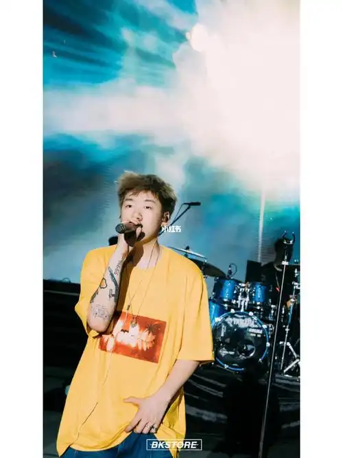 爱不用表现的卑微,我会送你无人区玫瑰#capper