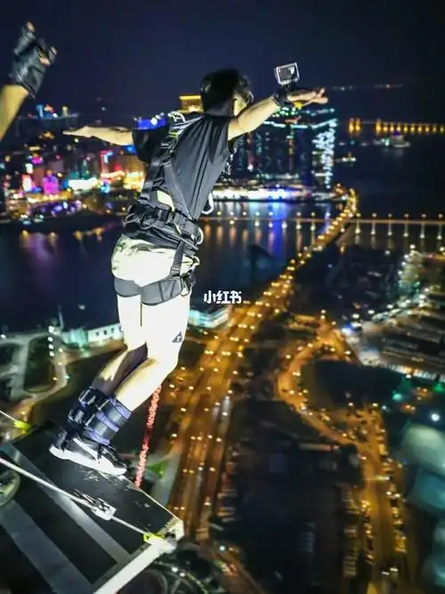 你们见过刘昊然蹦极吗