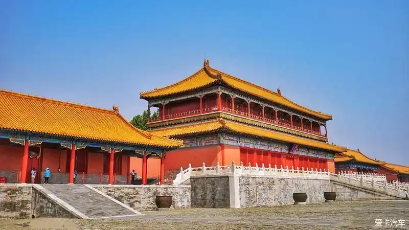 旧称为紫禁城,位于北京中轴线的中心,是中国古代宫廷建筑之精华
