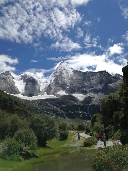 世界上最美的风景 ,一定要和最爱的人一起去看 —— 稻城亚丁
