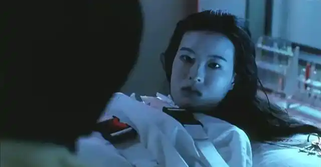 曾是内地纯情歌手入港发展当艳星不火今只得四处走穴捞金