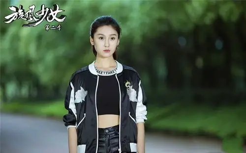 她曾在《巴啦啦小魔仙》中打酱油,今搭档王一博爆红,22岁美成国民女神