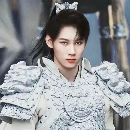 张真源凌厉的美感下颌线篇