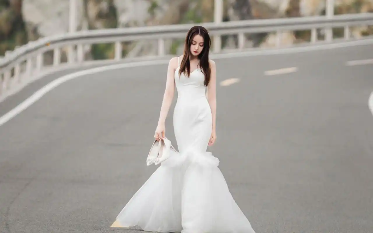 迪丽热巴幸福触手可及剧照图片壁纸