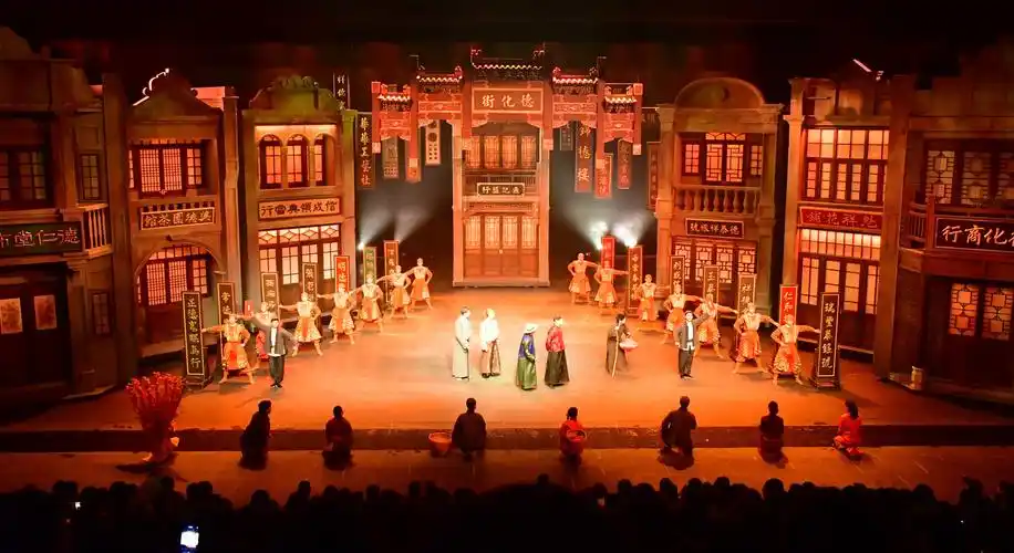 《穿越德化街》剧照