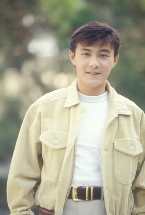 张卫健早年照片张卫健年轻时候图片