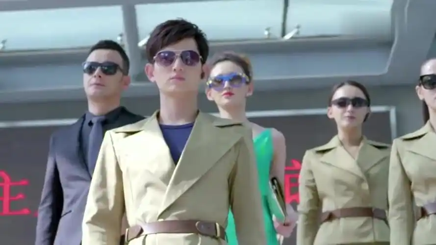 麻辣变形计:这出场阵势,这阵容场面,真是霸气侧漏强大无比