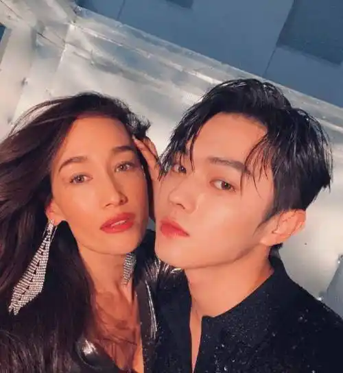 有种"整容"叫许凯的女装照,害羞的模样宛若女神,男粉都沦陷了_经典