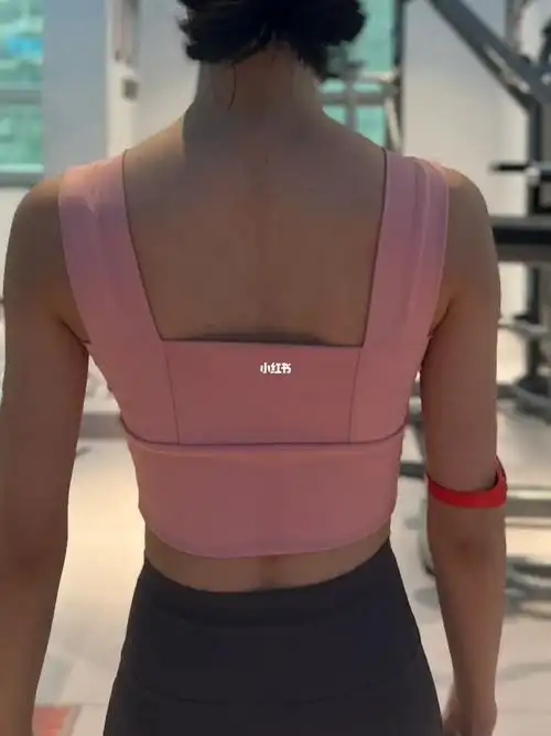 我这样的斜方肌是正常的吗,怎么改善啊!