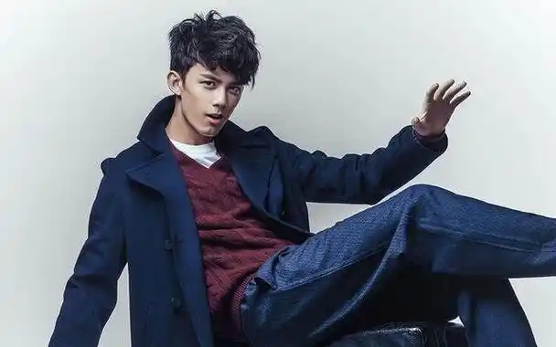 吴磊,1999年12月26日出生于上海,2002年,3岁的吴磊获邀接演了第一个