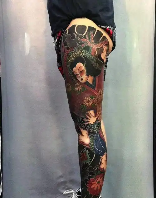 龙姬纹身图片腿部老传统纹身图案