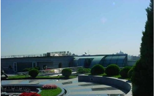 王艳的北京豪宅"王府世纪"设施豪华程度令人惊叹,豪宅内拥有空中花园