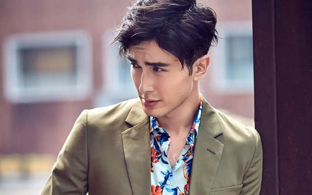 高伟光休闲帅气时尚街拍桌面壁纸