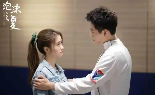 张雪迎秦俊杰什么关系 张雪迎秦俊杰同喝一碗汤两人关系暧昧