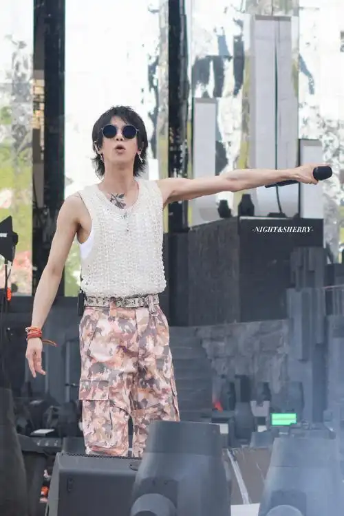 2023华晨宇火星演唱会##华晨宇实体专辑希忘hope