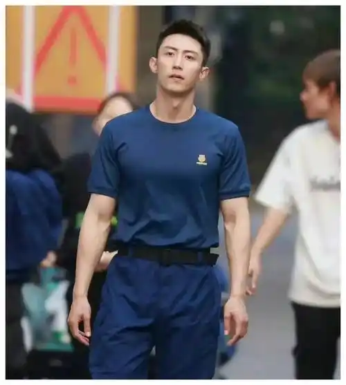 增加一些活力,行走中的激素,步入健康新境界_黄景瑜_形象_阳光