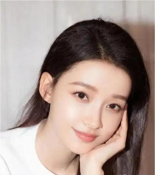 "素颜无人识"的6位女星,带妆个个貌美如花,卸妆:大姐你是谁