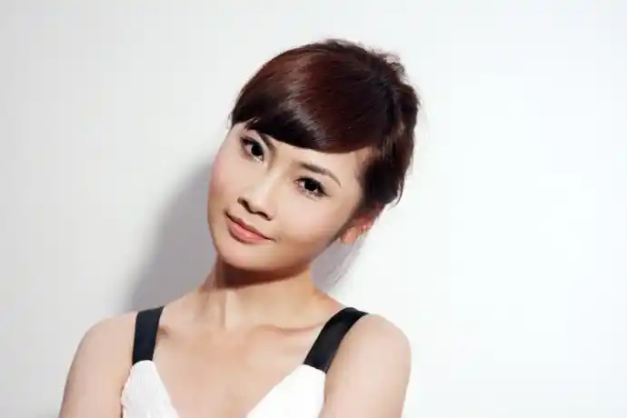 新秀黄堃首次献唱教师节与宋祖英同台放歌