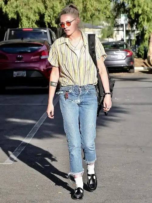 街拍|10/20/2021 kristen stewart_街拍_欧美明星_garrett leight怎么