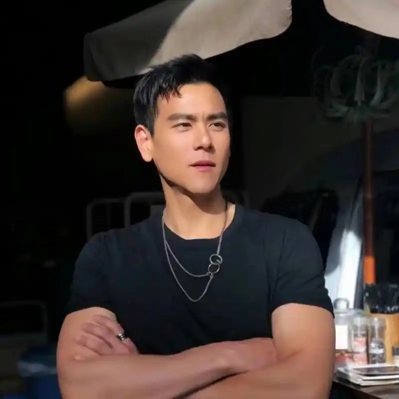 彭于晏头像,尽显高端低奢魅力!