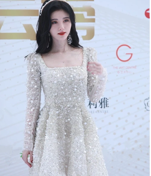 2020东方风云榜鞠婧祎白色亮片纱裙图集像极了"白雪公主"
