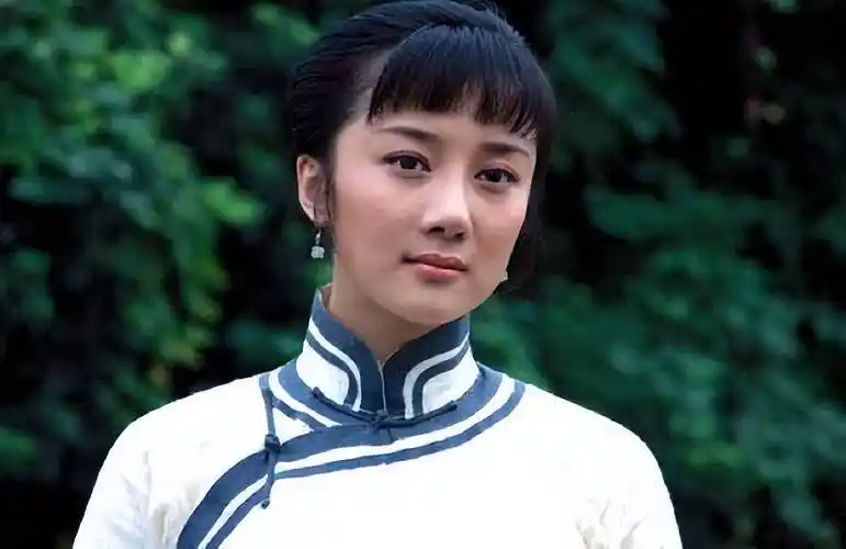 李依晓被狗咬致"毁容"后缝了20多针,6年过去,现状如何?