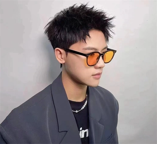 适合细软发质,自然卷的发型,这款摩根烫前刺造型烫