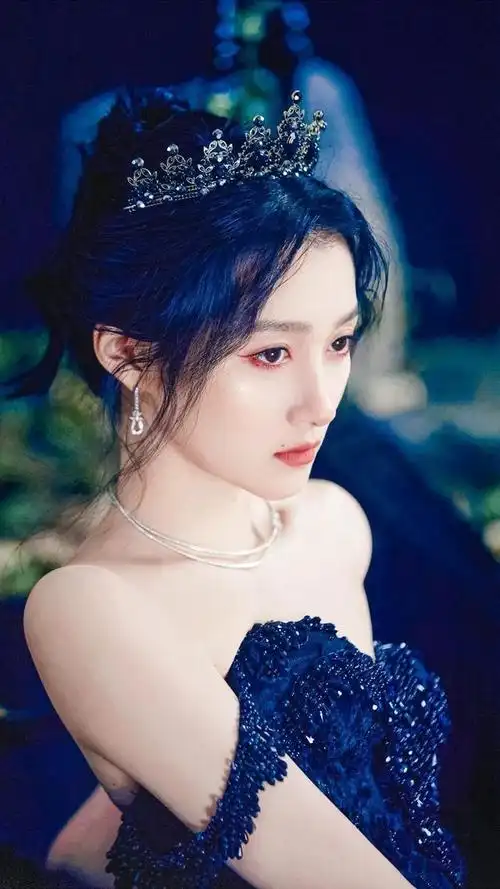 关晓彤壁纸:你就像那光芒万照的星星,而我就在不远处守护你