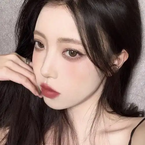 漂亮美女自拍头像,女生头像图片-回车桌面