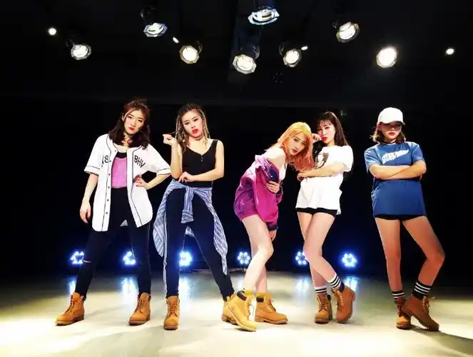 西安爵士舞培训西安韩舞成品舞蹈教程西安自强路爵士舞培训