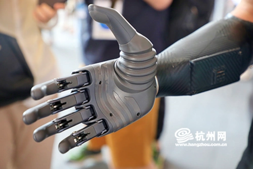 智能灵巧假手发布酷炫机械义肢还能手随心动