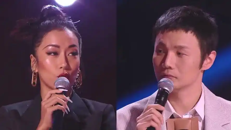 李荣浩被吉克隽逸调侃眼睛小超尴尬,直言:辛苦你找了半天没找着