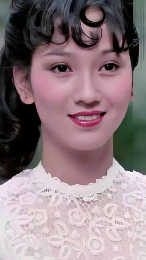 赵雅芝年轻美照.