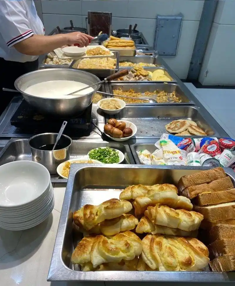 公司食堂的"自助早餐"真的很绝,不胖20斤都对不起老板!