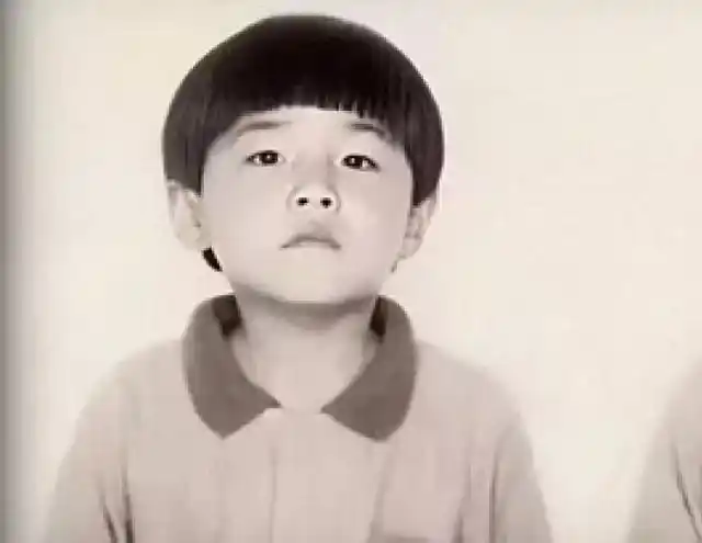 被修复高清的周杰伦童年照,大眼睛双眼皮这是周董吗?