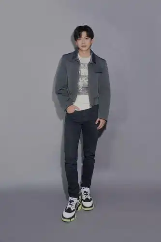 爱情公寓5张伟现实中帅气的一面