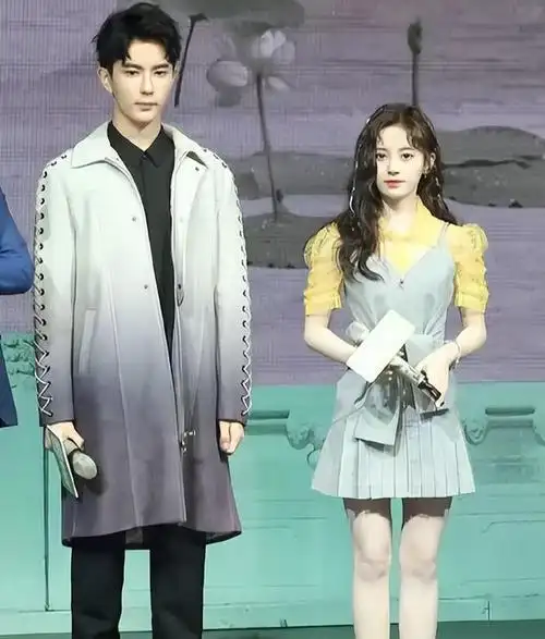 刘亦菲的溜肩赵丽颖的小脚治好了我的容貌焦虑