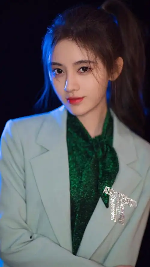 穿西装最飒女明星#好喜欢鞠婧祎这套