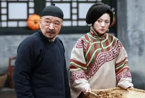 李保田是建国前出生的,1980年代开始拍戏,演过很多经典影片,多次获得