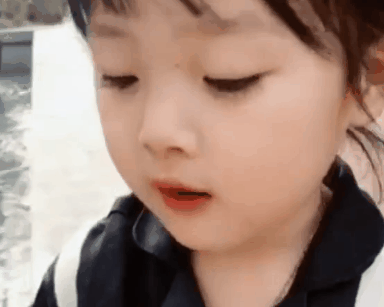 权律二萌娃大眼睛张嘴gif动图_动态图_表情包下载_soogif