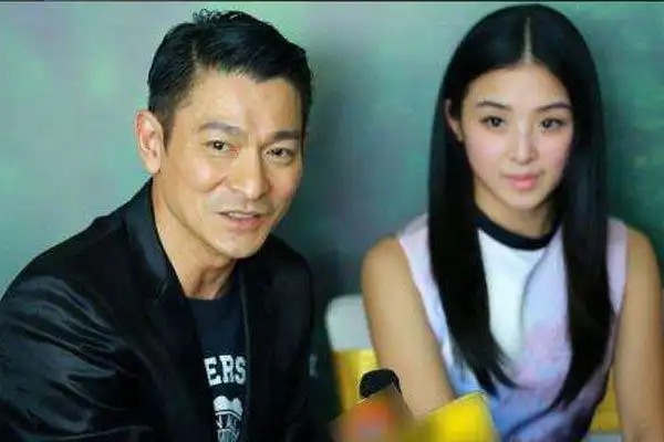 张含韵刘德华什么关系张含韵叫他干爹