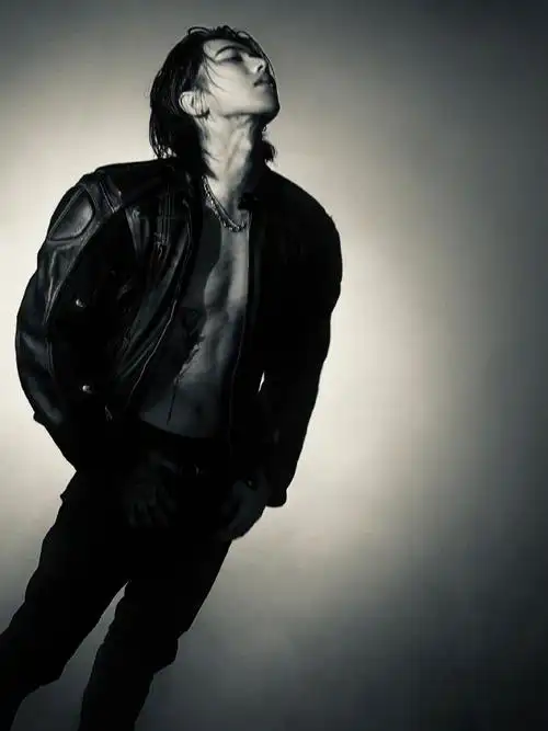 蔡徐坤超话新歌ride or die 写真大片   花絮,冷感的黑白视觉,腹肌