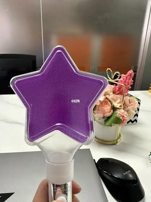 紫色是公司应援色也是张艺兴的应援色