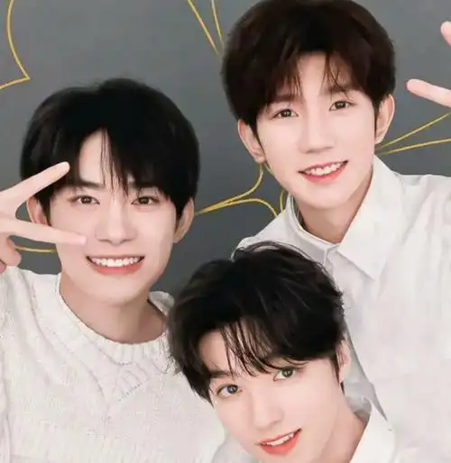 易烊千玺真的是个实干家,悄悄就把大事给办成了