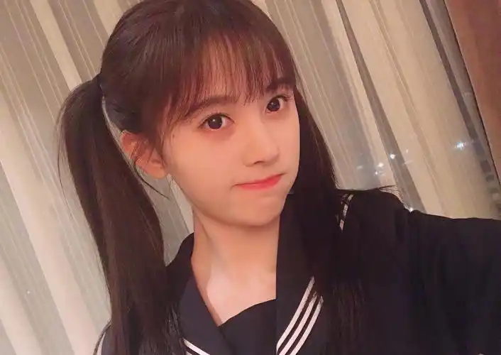 鞠婧祎学生装自拍照,高清图片,壁纸-桌面城市