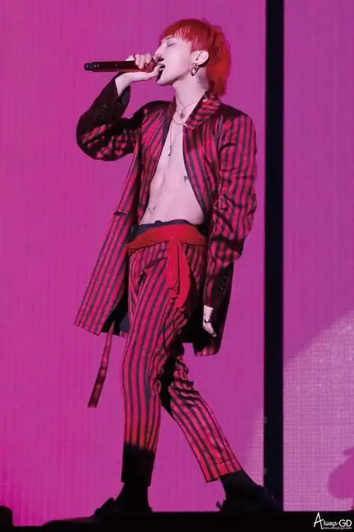 超级想念gd的腹肌了!