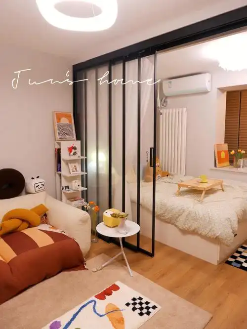 客厅不够卧室来凑92 15平卧室改造一室一厅